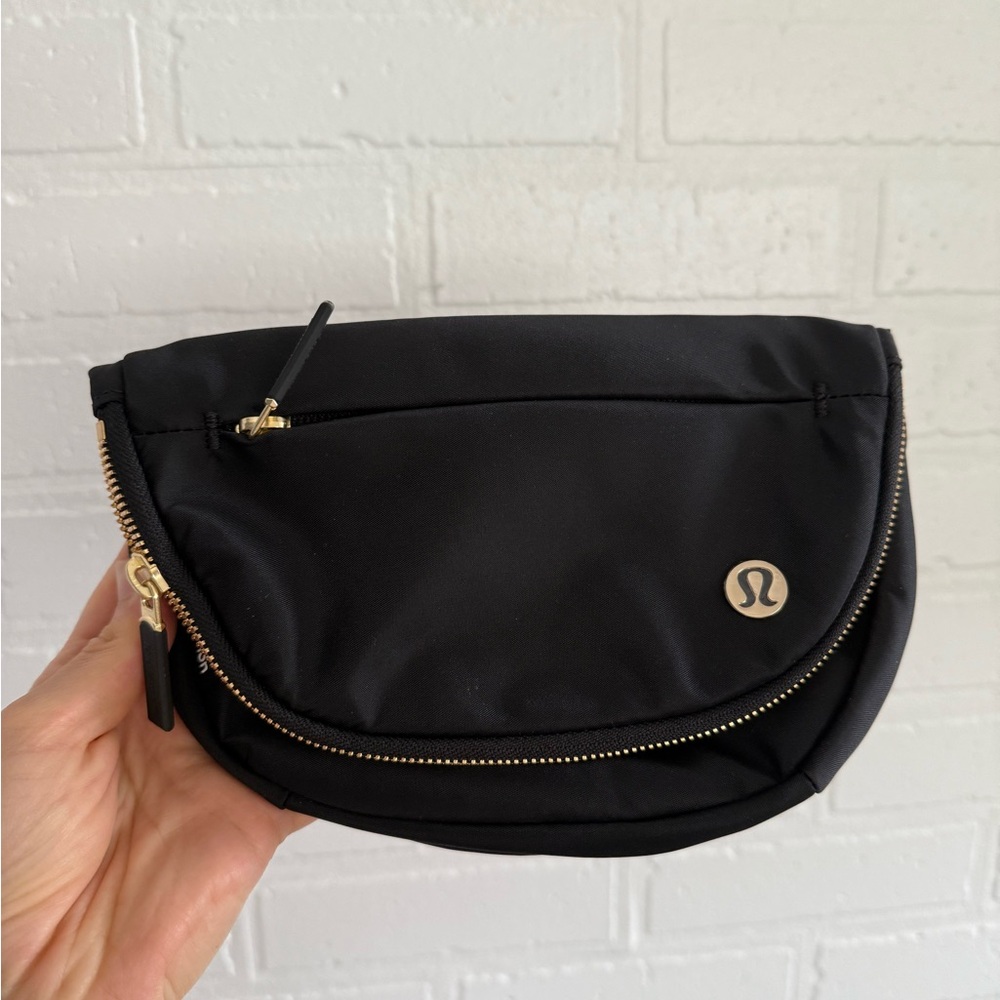 Lululemon All Night Festival Bag Micro 2L
